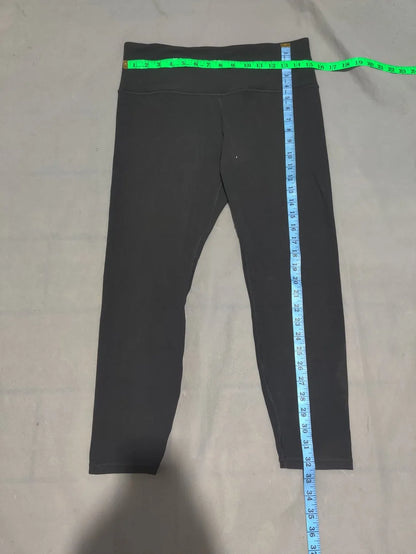 Athleta Women Black Sport Tights – Preloved Labels (view 4)