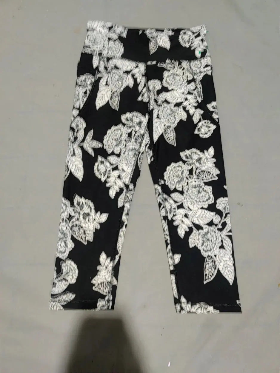 Old Navy Women Black Sport Tights – Preloved Labels (view 2)