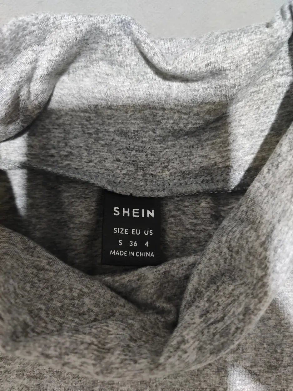 SHEIN Women Sport Gray T Shirt S – Preloved Labels (view 3)