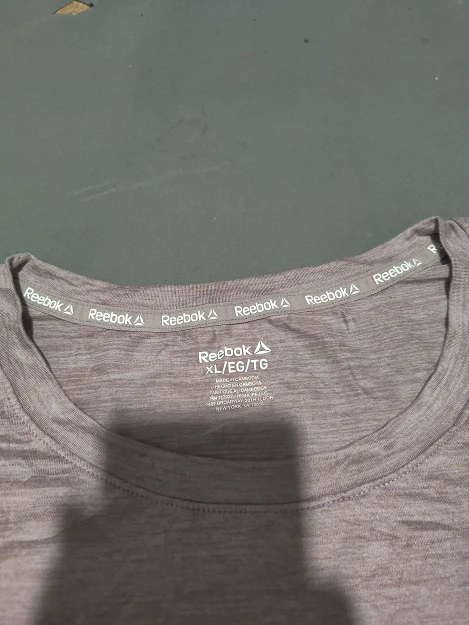Reebok Women Maroon Sport T Shirt – Preloved Labels (view 3)