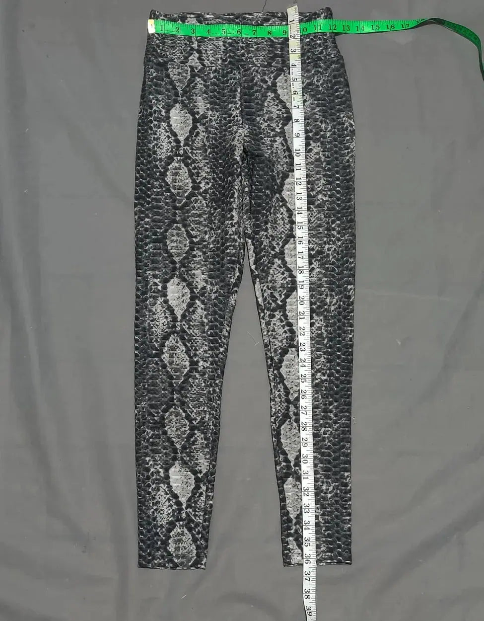 No Boundaries Women Gray Sport Tights – Preloved Labels (view 4)