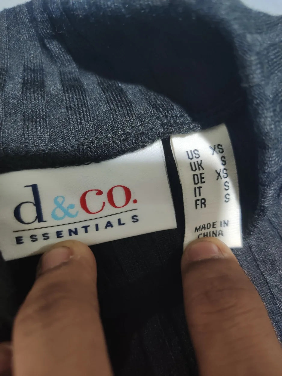 D & Co Women Polyester Black Sweater S – Preloved Labels (view 2)