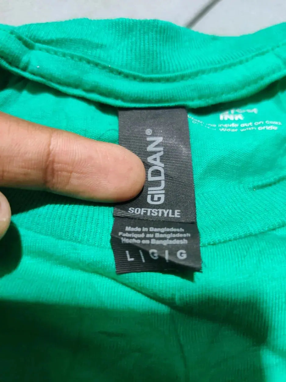 Gildan Men Cotton Green T Shirt L – Preloved Labels (view 3)