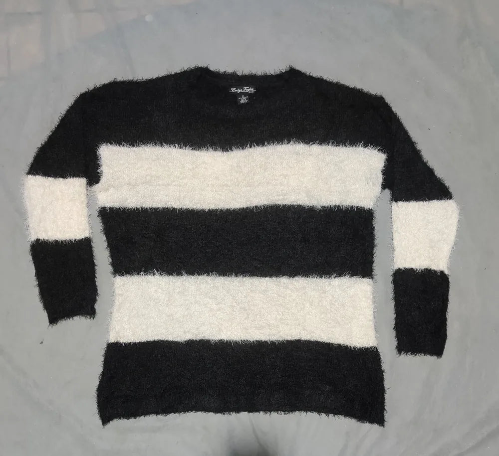 Evelyn Taylor Women Black White Striped Sweater XL – Preloved Labels (view 3)