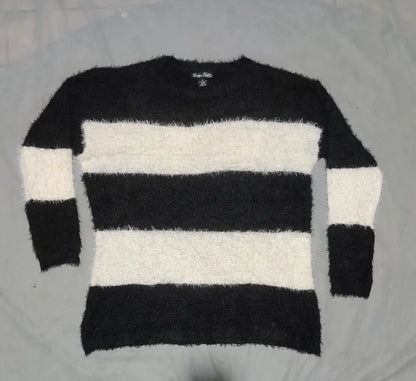Evelyn Taylor Women Black White Striped Sweater XL – Preloved Labels (view 3)