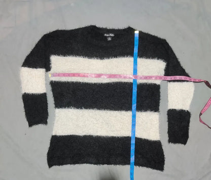 Evelyn Taylor Women Black White Striped Sweater XL – Preloved Labels (view 4)
