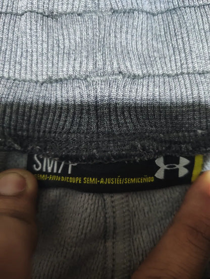 Under Armour Women Gray Sport Winter Trouser - Preloved Ladies Trousers Pakistan - Winter Polyester - Size 26 to 28 - Photo 2