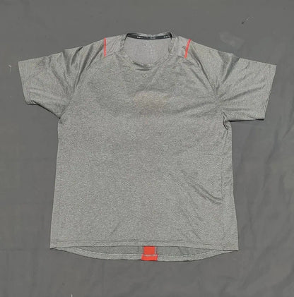 Champion Men Sport Red T Shirt XL – Preloved Labels (view 2)