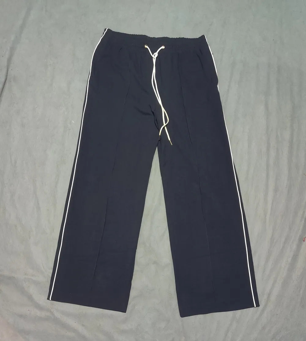 H&M Women Navy Sport Trouser - Preloved Ladies Trousers Pakistan - Summer Polyester - Size 30 to 32 - Photo 3