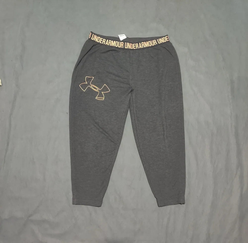Under Armour Women Charcoal Sport Trouser - Preloved Ladies Trousers Pakistan - Summer Polyester - Size 32 to 36 - Photo 3