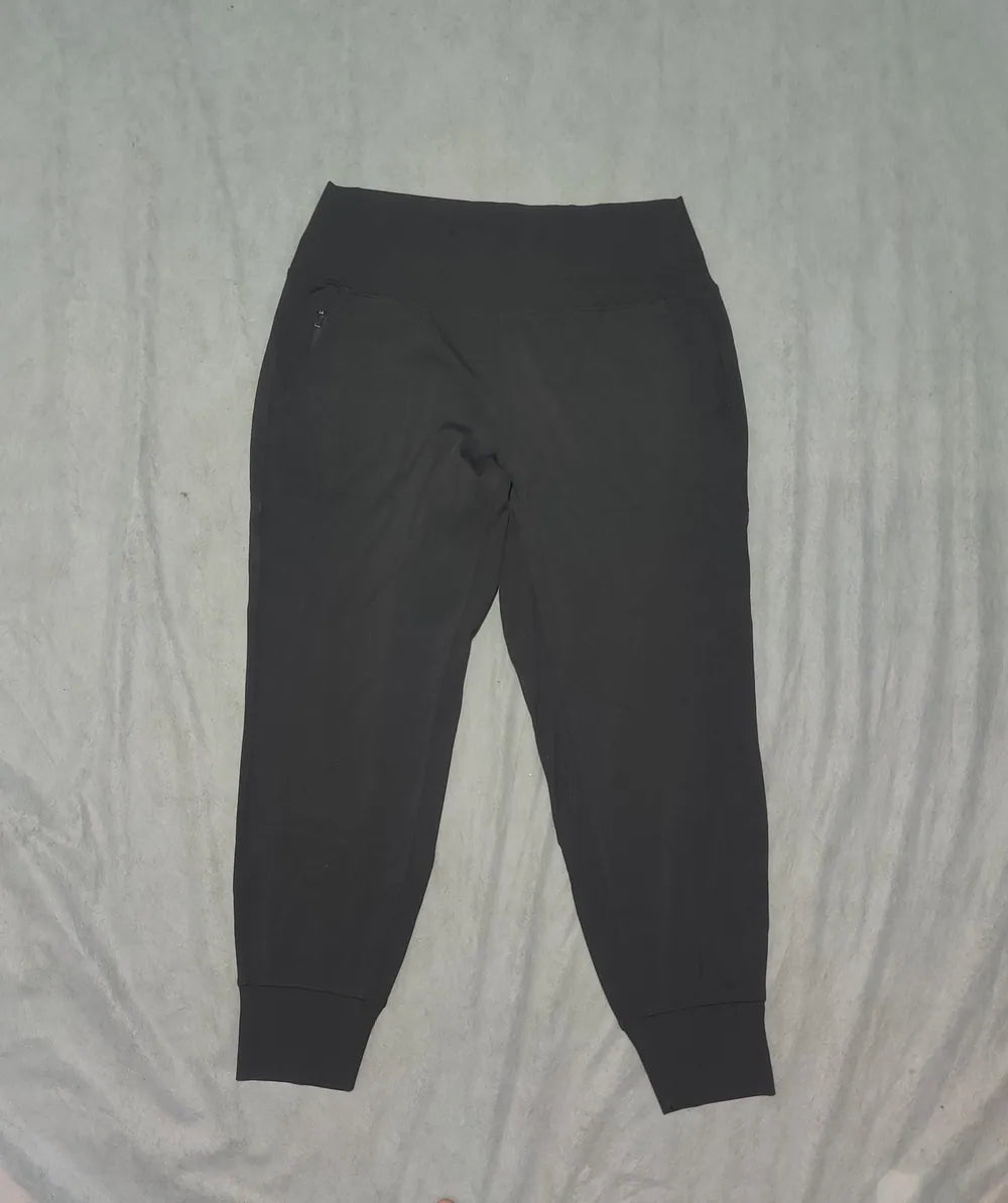 Athleta Women Black Sport Trouser - Preloved Ladies Trousers Pakistan - Summer Polyester - Size 30 to 32 - Photo 3