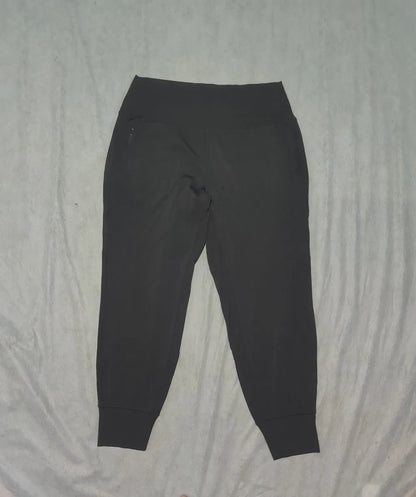 Athleta Women Black Sport Trouser - Preloved Ladies Trousers Pakistan - Summer Polyester - Size 30 to 32 - Photo 3