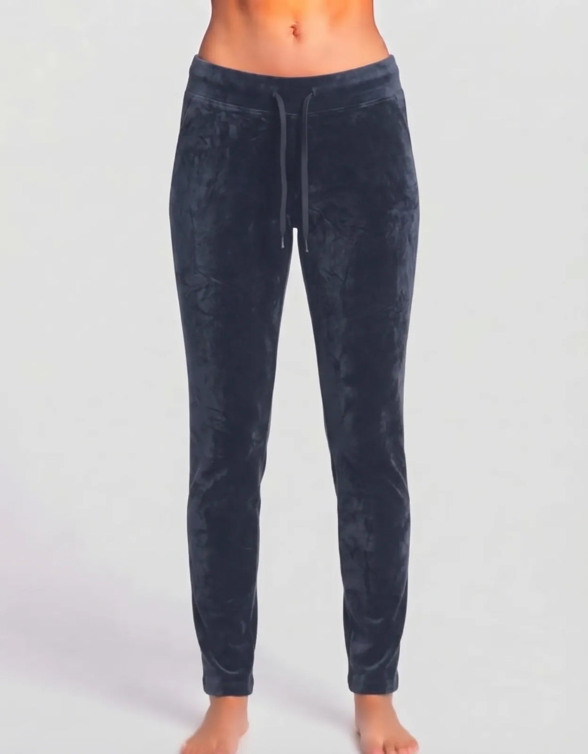 Gloria Vanderbilt Women Navy Sport Trouser - Preloved Ladies Trousers Pakistan - Summer Polyester - Size 32 to 34