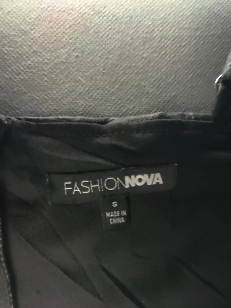 Fashion Nova Women Black Sport Bra S – Preloved Labels (view 3)