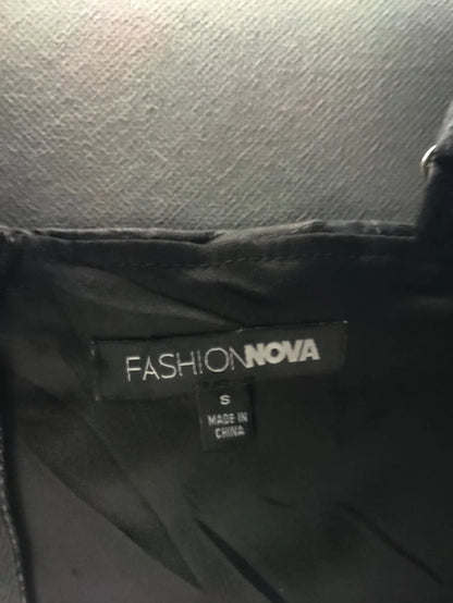 Fashion Nova Women Black Sport Bra S – Preloved Labels (view 3)