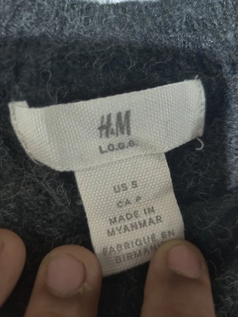 H&M Women Gray Polka Dot Sweater S – Preloved Labels (view 2)