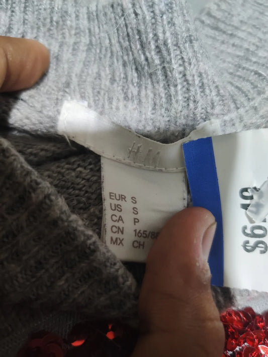 H&M Women Polyester Gray Red Sweater S – Preloved Labels (view 2)