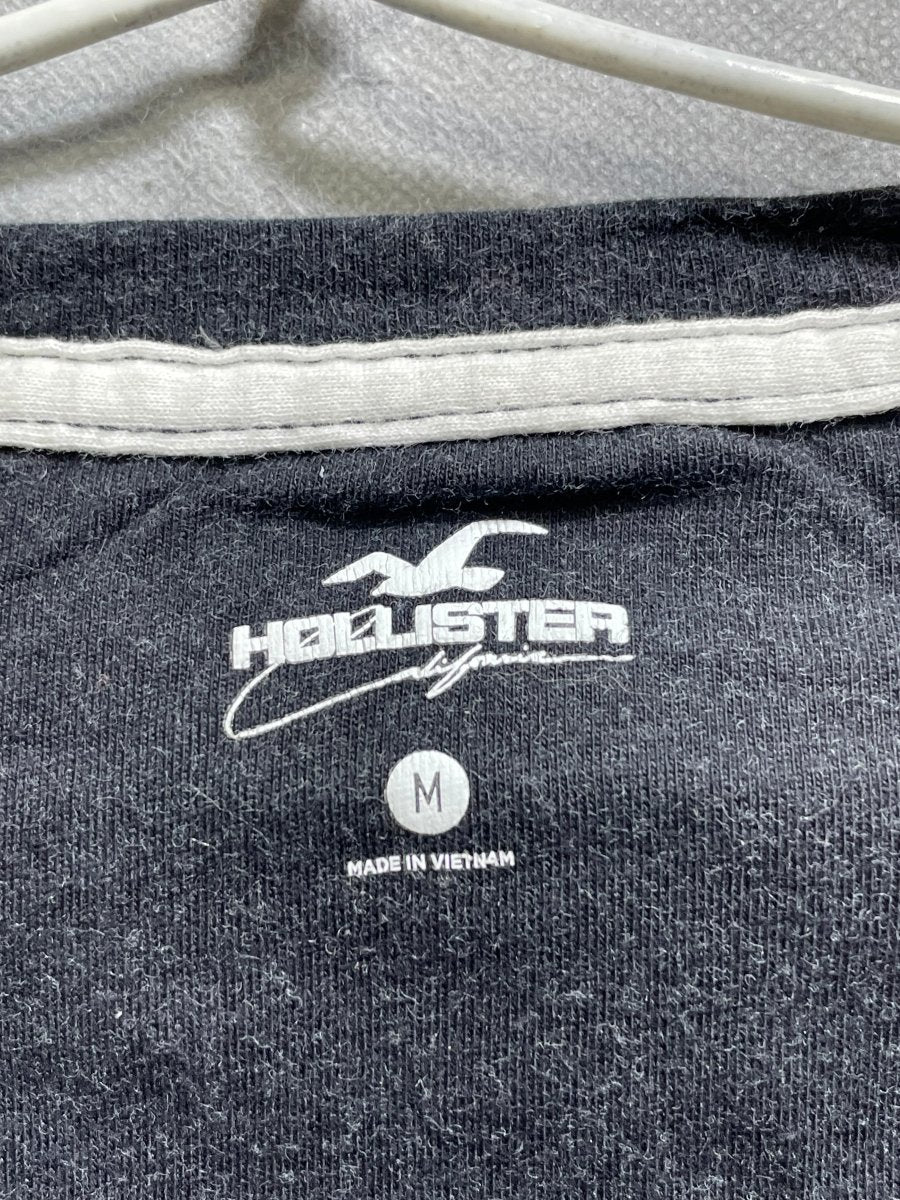 Hollister Blue & Red Cotton T Shirt For Men M - Preloved Labels