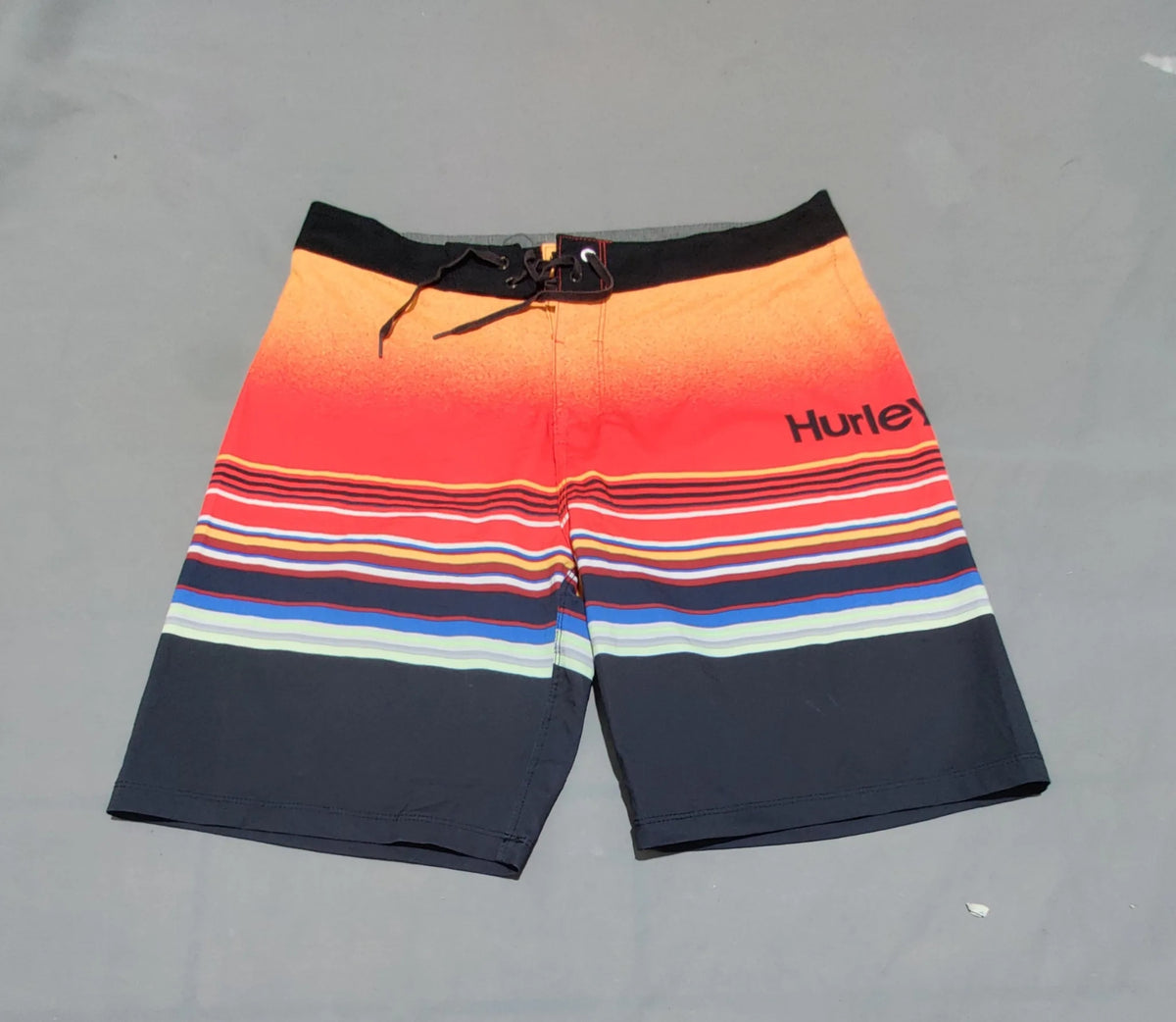 Hurley Men Sport Orange Short – Preloved Labels (view 2)