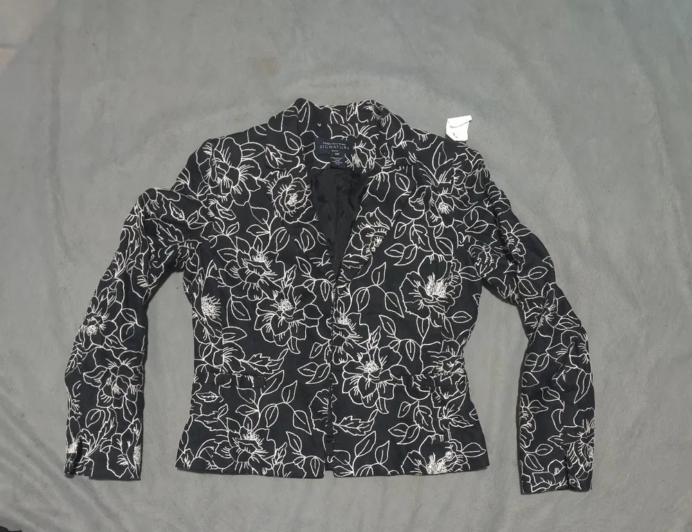 Jones New York Women Black Floral Sweater S – Preloved Labels (view 3)