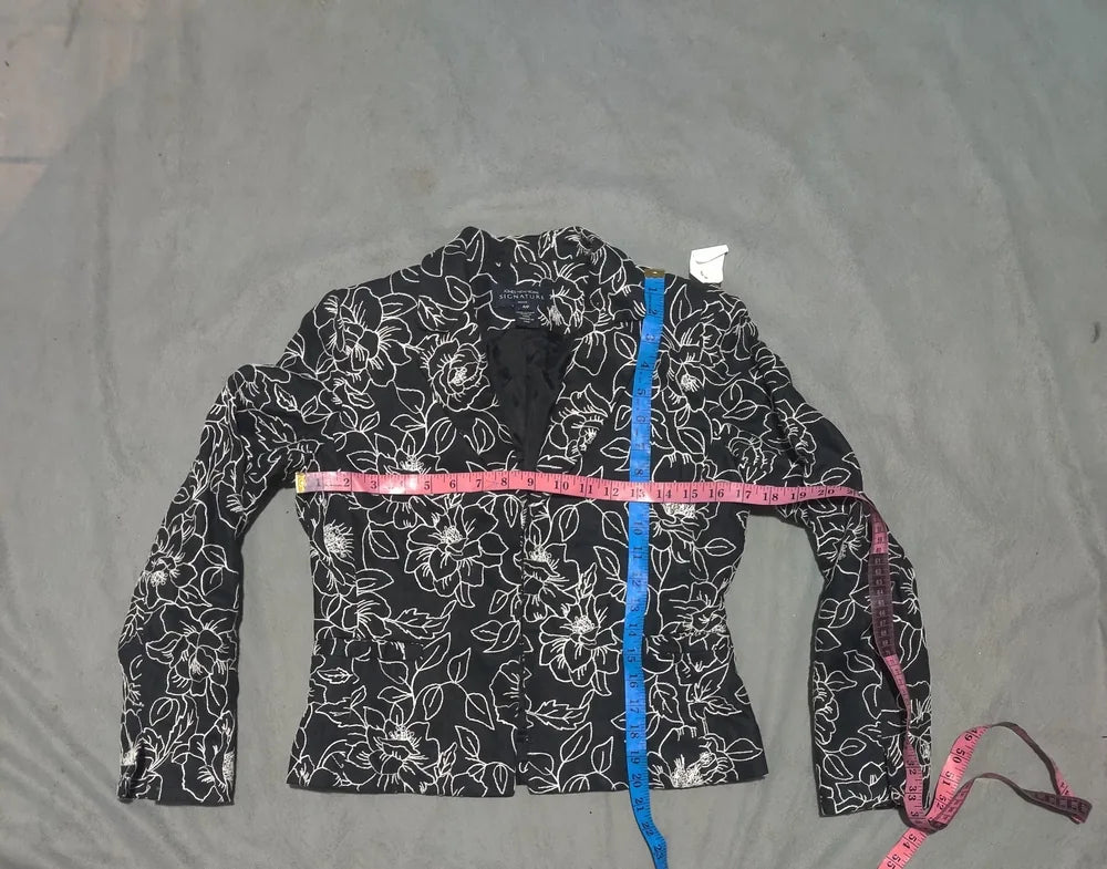 Jones New York Women Black Floral Sweater S – Preloved Labels (view 4)