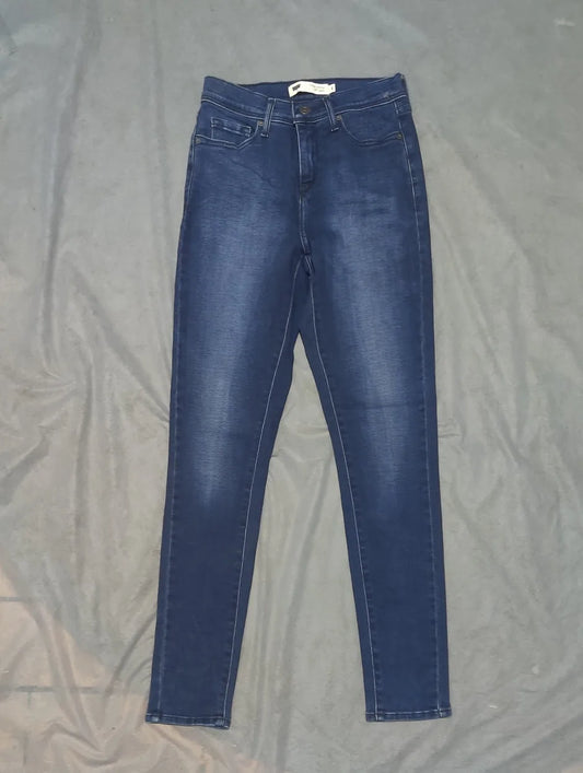 Levi's Women Blue Jeans M – Preloved Labels (view 2)