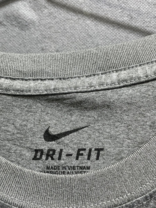 Nike Dri Fit Gray For Men Sports T Shirt S - Preloved Labels