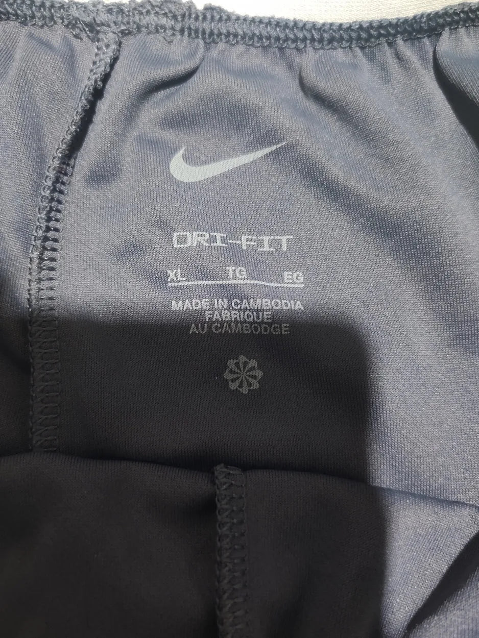 Nike Dri Fit Women Gray Sport Short – Preloved Labels (view 3)