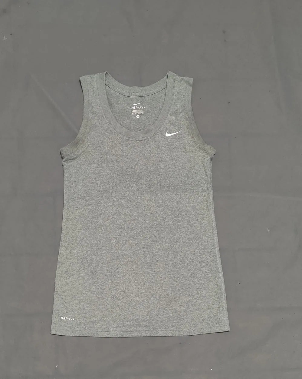 Nike Dri Fit Women Sport Gray T Shirt XS – Preloved Labels (view 2)
