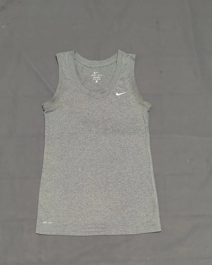 Nike Dri Fit Women Sport Gray T Shirt XS – Preloved Labels (view 2)