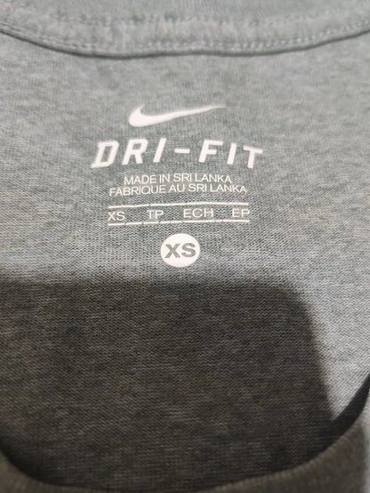 Nike Dri Fit Women Sport Gray T Shirt XS – Preloved Labels (view 3)