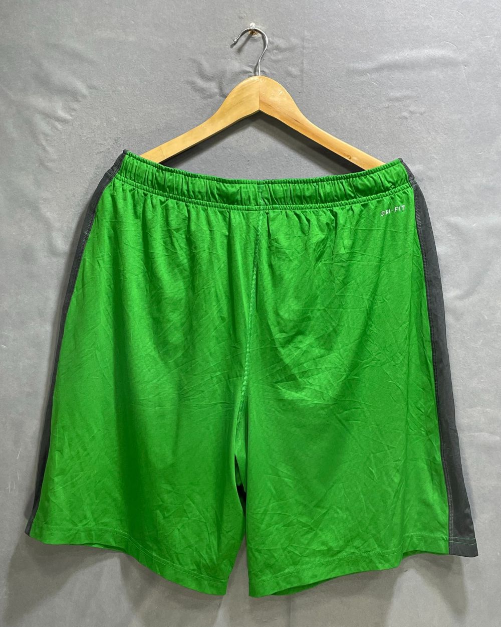 Nike Green Sports Short For Men L - Preloved Labels