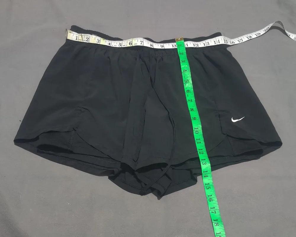 Nike just Do It Women Black Sport Short – Preloved Labels (view 4)