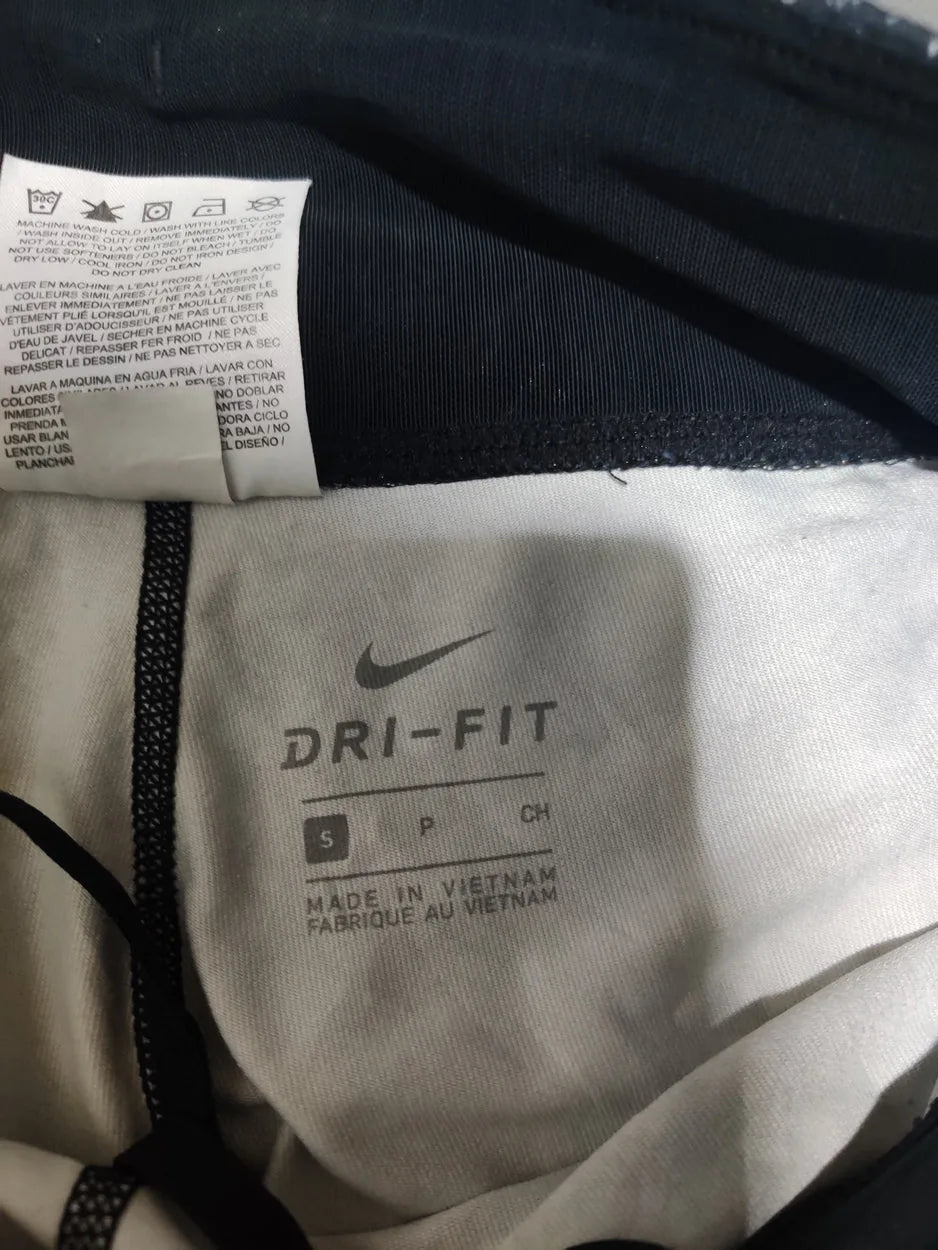 Nike Women Black Sport Tights – Preloved Labels (view 3)