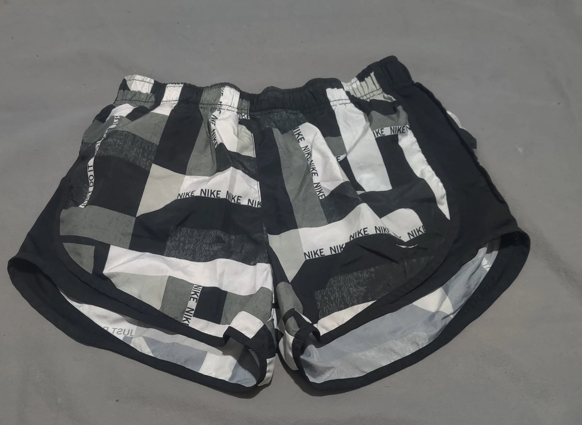 Nike Women Gray Sport Short – Preloved Labels (view 2)