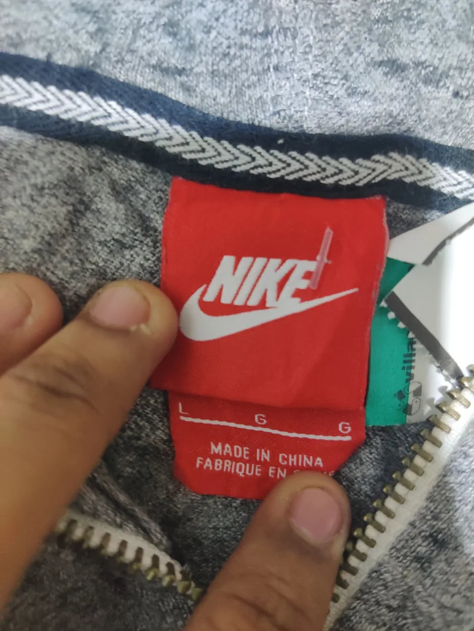 Nike Women Polyester Gray Zipper L – Preloved Labels (view 2)