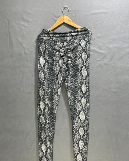 No Boundaries Grey Polyester Stretch Gym tights For Women S - Preloved Labels