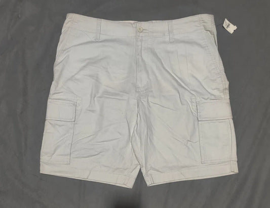 Old Navy Men Cotton White Short – Preloved Labels (view 2)