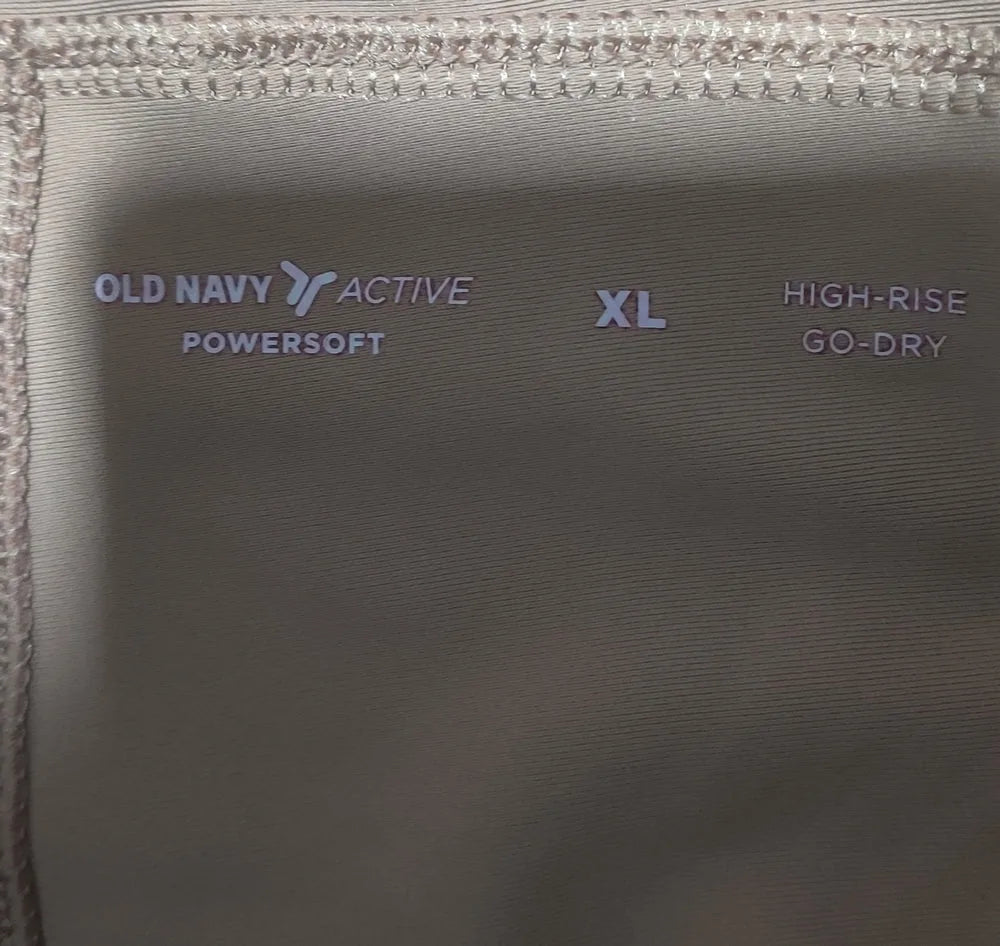 Old Navy Women Cream Sport Short – Preloved Labels (view 3)