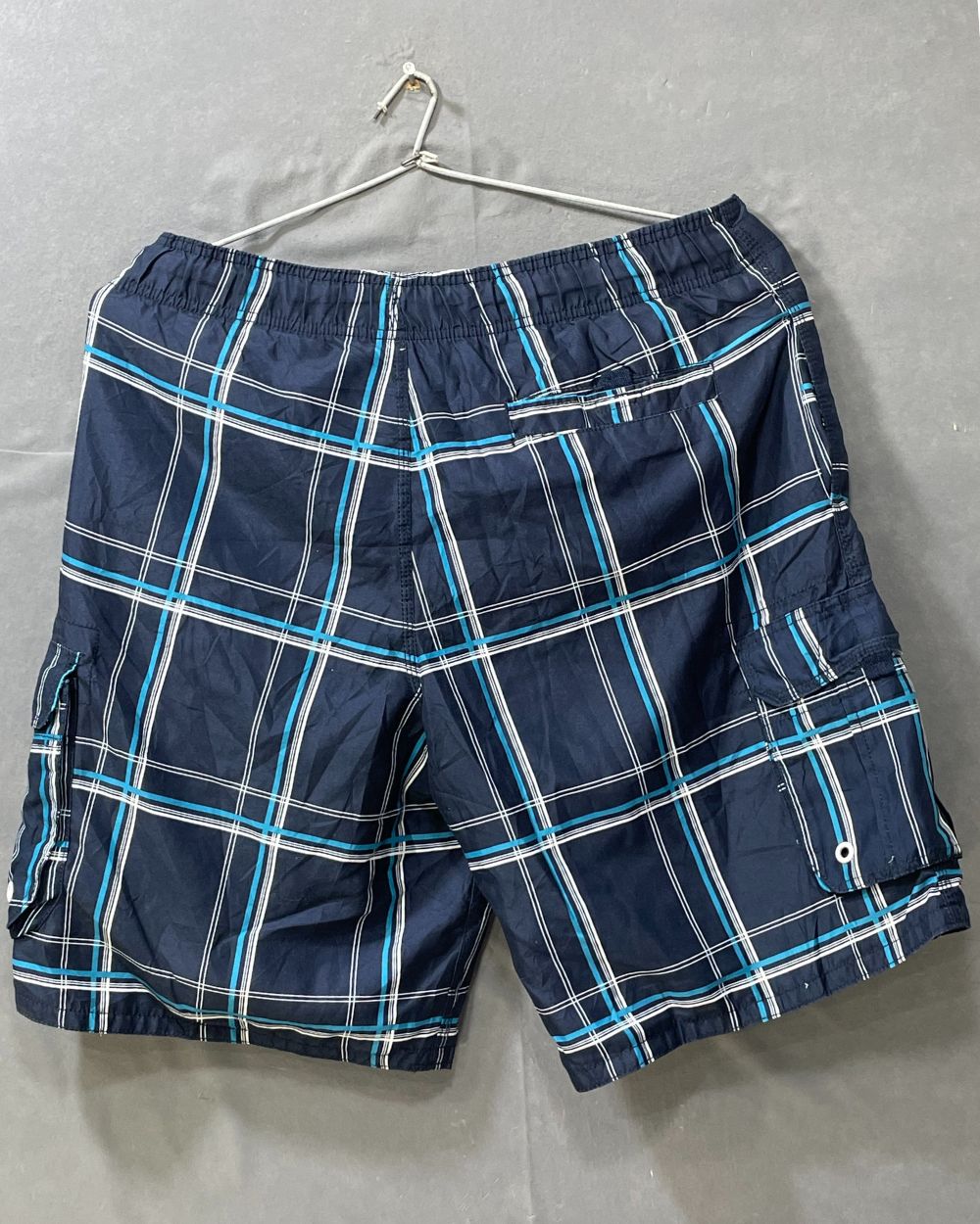 OP Black Parachute Net Short For Men L - Preloved Labels
