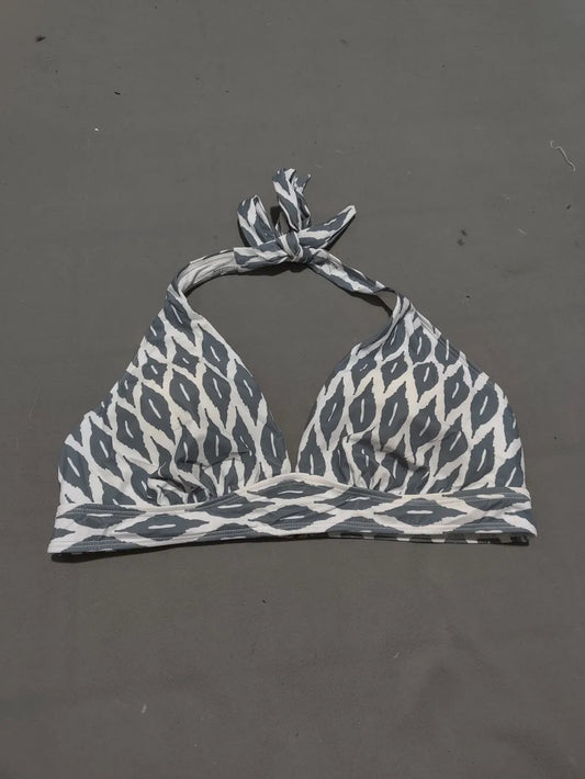 Preloved Women White Sport Bra L – Preloved Labels (view 2)
