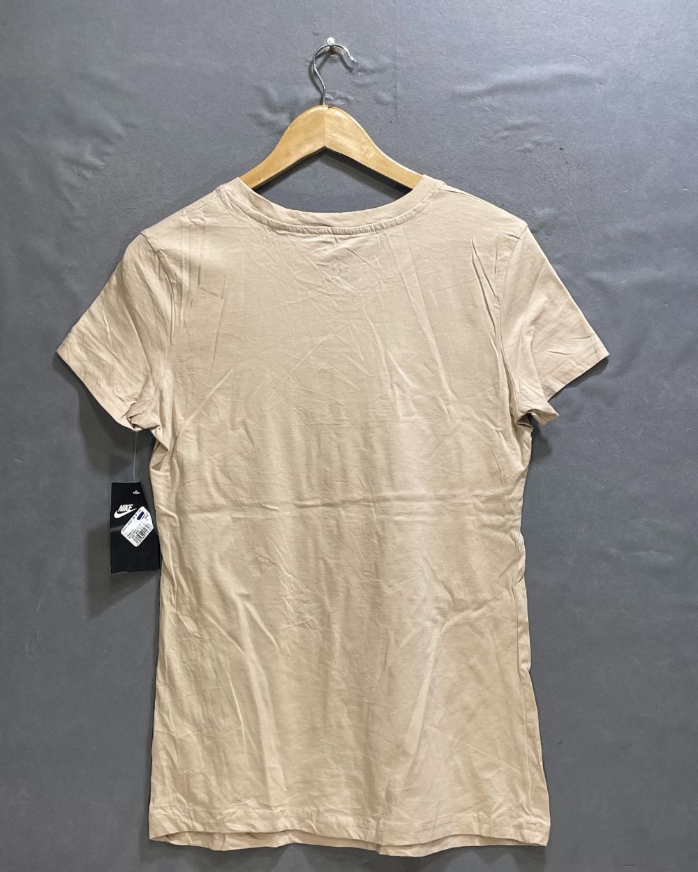 The Nike Tee Khaki Polyester JerseySport For Women T Shirt Medium - Preloved Labels