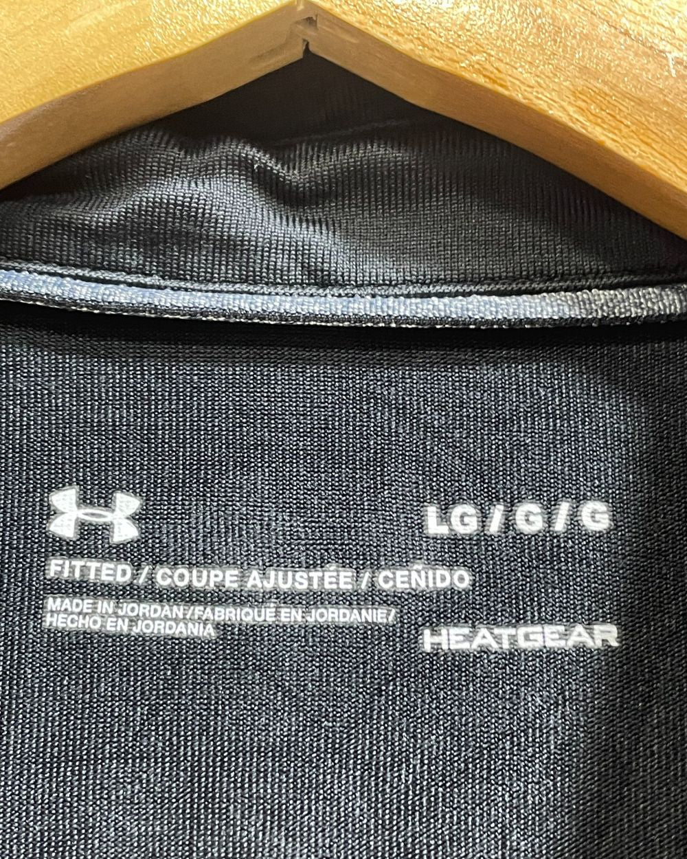 Under Armour Black Polyester Jersey Sport For Women T Shirt Large - Preloved Labels