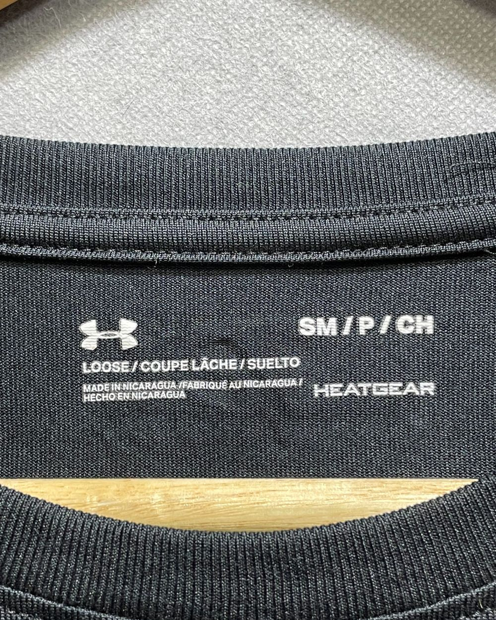 Under Armour Black Polyester Jersey Sport For Women T Shirt Medium - Preloved Labels