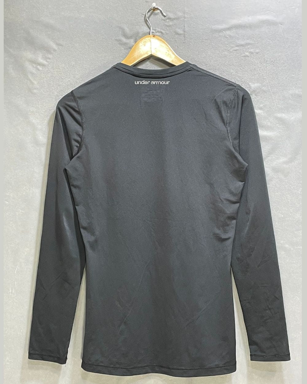 Under Armour Black Sport For Women T Shirt Medium - Preloved Labels