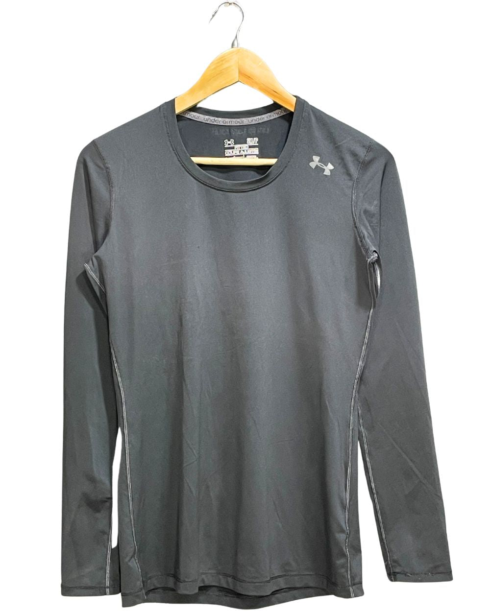 Under Armour Black Sport For Women T Shirt Medium - Preloved Labels