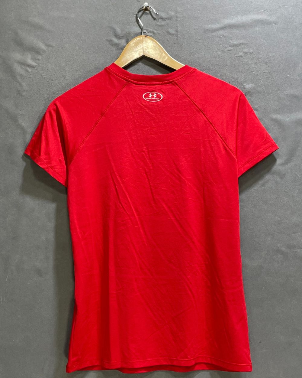 Under Armour Red Sport For Women T Shirt Medium - Preloved Labels
