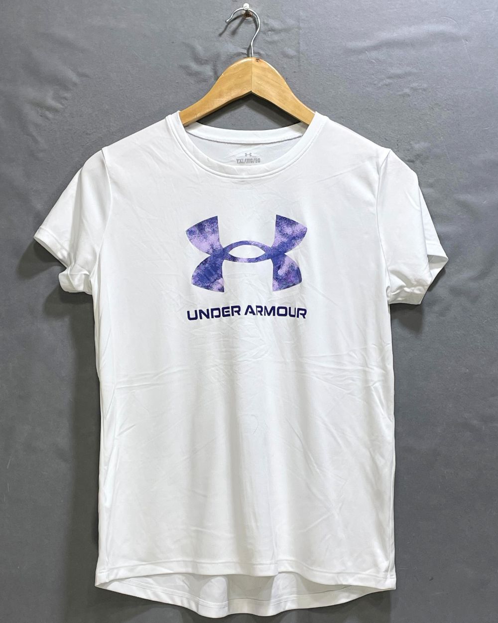 Under Armour White Sport For Women T Shirt Medium - Preloved Labels