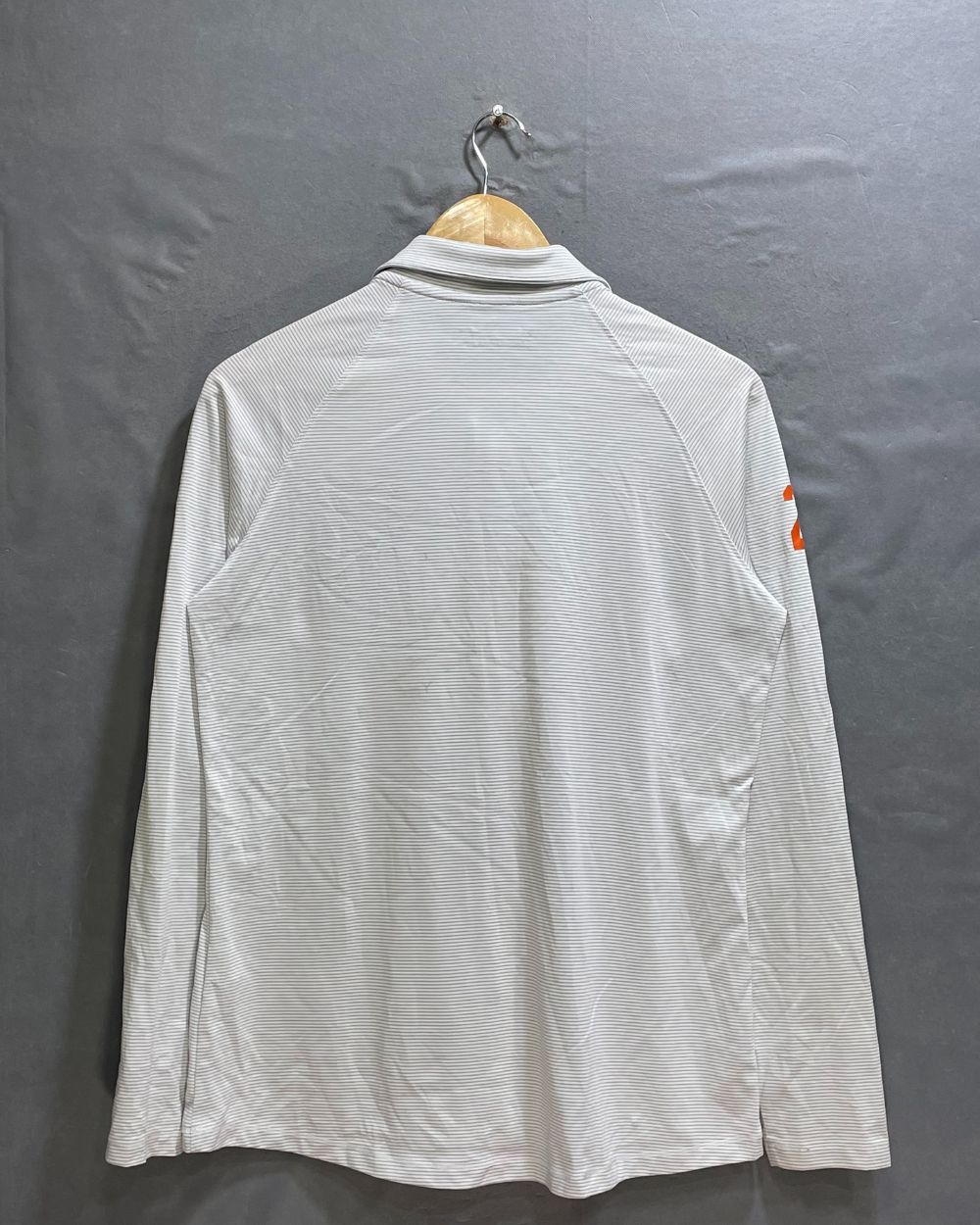 Under Armour White Sport For Women T Shirt Medium - Preloved Labels