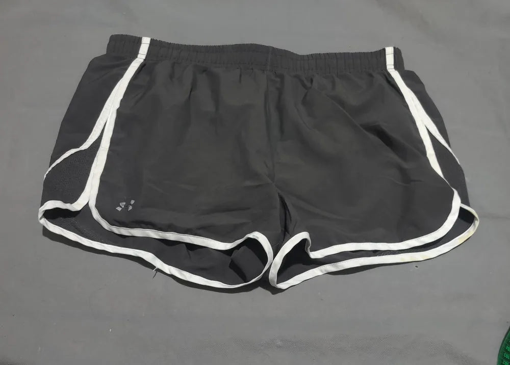 Under Armour Women Gray Sport Short – Preloved Labels (view 2)